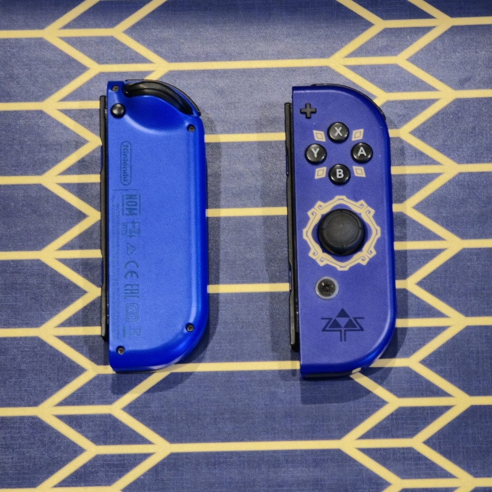 Nintendo Switch Joy-Con Left Right The Legend of Zelda Skyward Sword Exc Cond